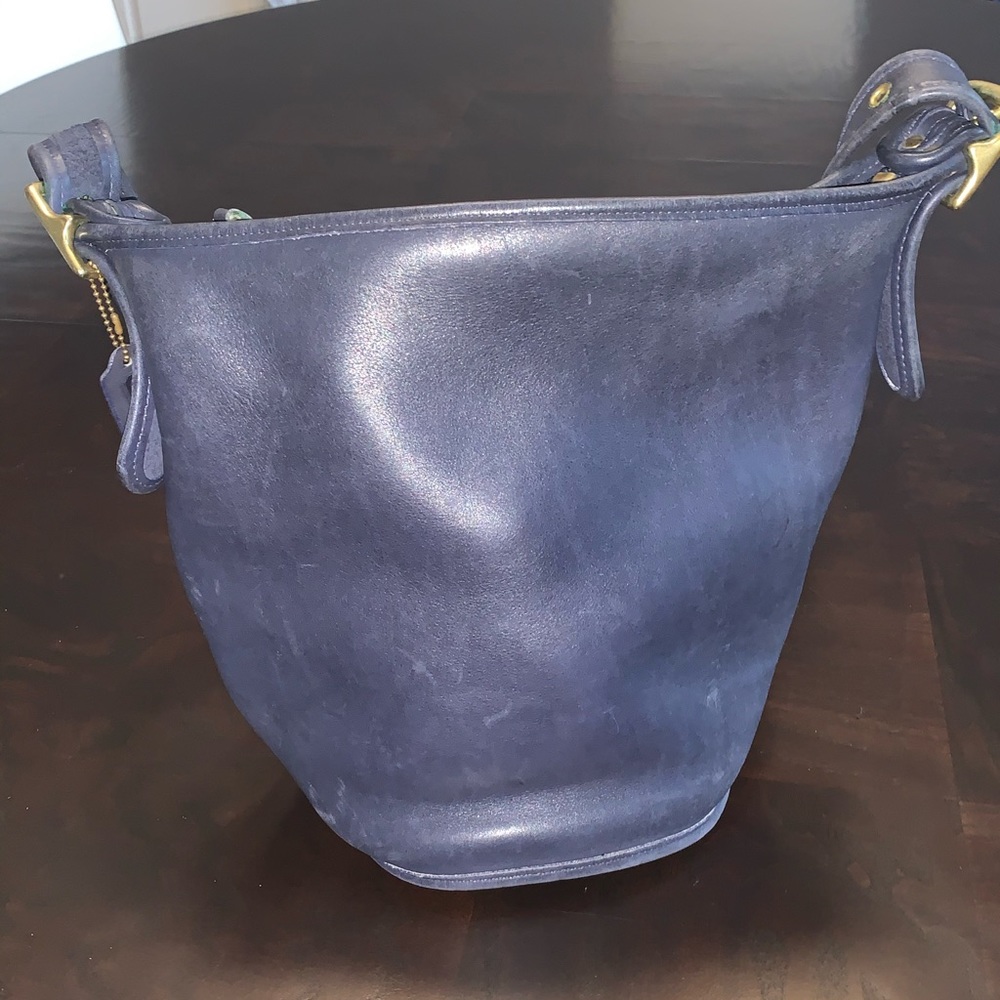 Helen legacy coach bucket bag